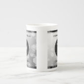 エレガントプラチ結婚ナ70周年 ボーンチャイナマグカップ (正面)