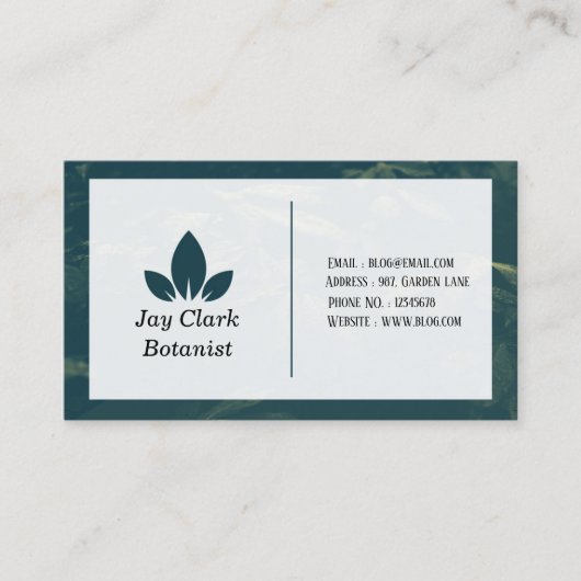 エレガントプロフェッショナルモダンボタニストグリーン&ホワイト 名刺 (正面)