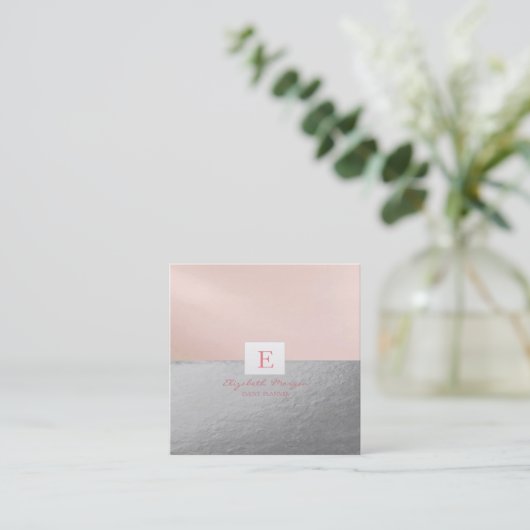 エレガントプロフェッショナルモノグラム銀 スクエア名刺 (スタンド正面)