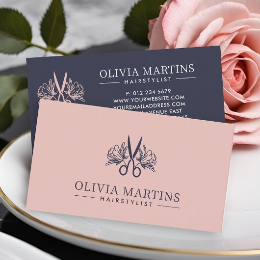 エレガントヘアスタイリストの花弁と木炭QRコードロゴ 名刺