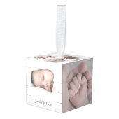 エレガントベビーカスタムファミリー名写真ポートレート キューブオーナメント (正面アングル)