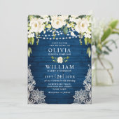 エレガントホワイトローズ素朴レースブルー結婚ウッド 招待状 (スタンド正面)