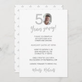 エレガントモダンタイポグラフィ50番目の誕生日写真 | 招待状 (正面/裏面)