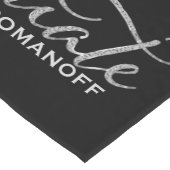 エレガントモダンタイポグラフィ ショートテーブルランナー (コーナー)