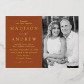 エレガントモダンテラコッタと金ゴールド写真結婚の 箔招待状 (正面)