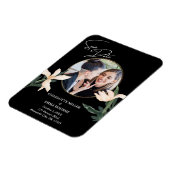 エレガントモダンフローラ写真ウェディング日付の保存 マグネット (左側)