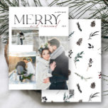 エレガントモダンメリー結婚したとNewlywedsの写真3 シーズンカード<br><div class="desc">このと新婚のフォトホリデーシンプルカードで新しいメリー休暇のシーズンを結婚した新婚としてキャプチャ。タイポグラフィと美しい冬のデザインエレガントを搭載し、家族や友人との喜びと愛を共有できるカード。ミニマモダンリストのフロントはお気に入りのあなたの写真や婚約の写真の結婚3枚を映し出し、フェスティバルのバックは繊細な休日の葉やピンコンで飾られ、季節の居心地の良い魔法を完璧に捉えている。自分のカスタマイズスタイルと愛の物語を反映したカードのための個人の詳細と一緒に。休日の挨拶を特別に特別に特別に作りたいカップルのための完璧エレガントなtouch。著作権Anastasia Surridge、全著作権所有。</div>
