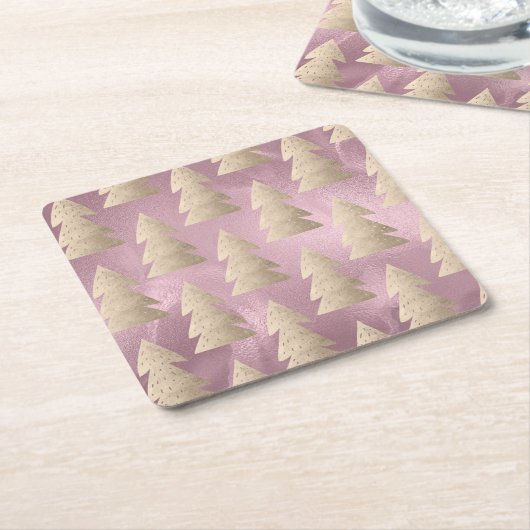 エレガントモダン金ゴールドとピンクのクリスマスツリーパターン スクエアペーパーコースター (アングル)