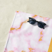 エレガントモノグラムのモダン大理石ブラック金ゴールド ビーチタオル (インサイチュ)