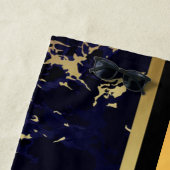 エレガントモノグラムのモダン大理石ブラック金ゴールド ビーチタオル (インサイチュ)