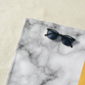 エレガントモノグラムのモダン大理石ブラック金ゴールド ビーチタオル (インサイチュ)