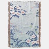 エレガントライトブルー日本のフラワーガーデン スローブランケット (正面縦)