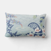 エレガントライトブルー日本のフラワーガーデン ランバークッション (裏面)