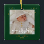 エレガント両面自分の初めてのクリスマスベビーの写真Ce セラミックオーナメント<br><div class="desc">白いシンプルフェスティバル休日のスクリプトと金ゴールドトーンでゴージャスこの両面ベビーの写真と私の初めてのクリスマス。写真、名前、年を1回だけ置き換えると、自動的に背中が複製される。今楽しむシーズン!</div>