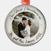 エレガント初めてのクリスマスの結婚写真 メタルオーナメント (正面)