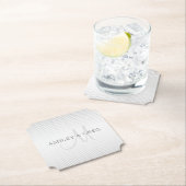 エレガント名字モノグラムと薄いグレーストライプの文字 ペーパーコースター (インサイチュ)