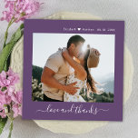 エレガント感謝していScript Mauve 2写真結婚s サンキューカード<br><div class="desc">ミニマエレガントリストの手でレタモダンー2紫のマウ結婚ヴェ色の写真のサンキューカード。結婚のスタイリッシュサンキューカードテンプレートは、前面に1枚、背面に1枚の写真を搭載。文字「愛と」を手で書感謝してい道やタイポグラフィの台本のフォントに白い色の白い紫の背景に置いて。簡単名前をカスタムするとメッセージでパーソナライズす感謝しているために。ノートもしを手書きしたい場合は、サンプル文字を削除して宇宙を増やす。要もし連絡件救済又は一致する事項はクリエーターへ！</div>