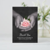 エレガント手のサポートピンクのバラをありがとう サンキューカード (スタンド正面)