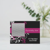 エレガント明るい赤紫色ピンク写真卒業招待状 インビテーションポストカード (スタンド正面)