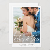 エレガント白モダン文字結婚写真 サンキューカード (正面/裏面)