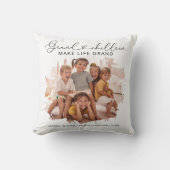 エレガント祖父母の孫の写真 クッション (正面)
