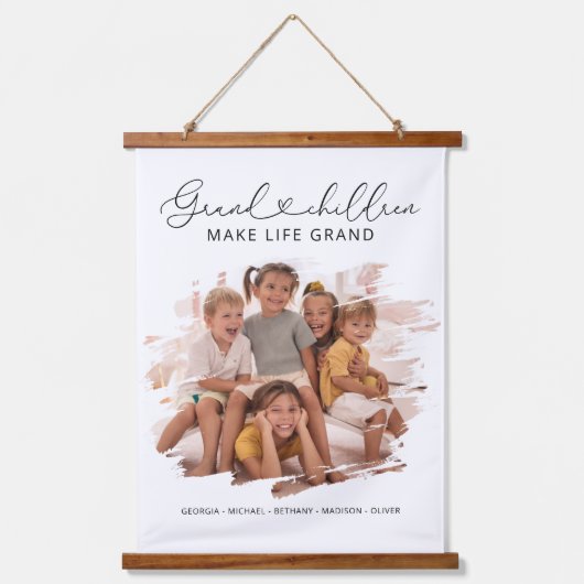 エレガント祖父母の孫の写真 吊り下げ型タペストリー (正面)
