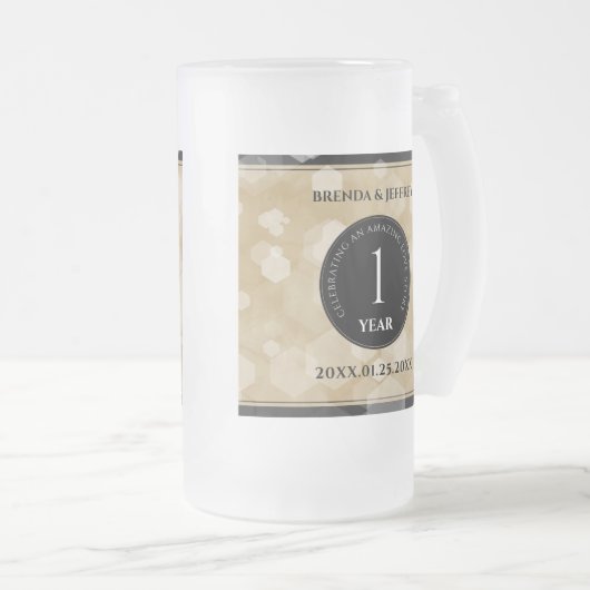 エレガント第1紙結婚周年記念お祝い フロストグラスビールジョッキ (正面右)