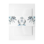 エレガント紋付きイニシャル、ほこりっぽい青フローラ 招待状ベリーバンド (正面例)