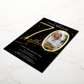 エレガント紙吹雪フォトブラック金ゴールド70誕生日 箔招待状 (回転した状態)