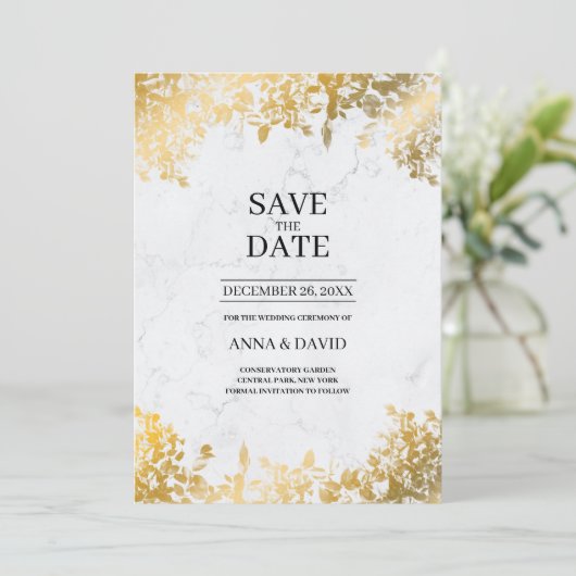 エレガント葉金ゴールド大理石が日付の結婚保存 招待状 (スタンド正面)