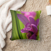エレガント装飾用クッション – 小さな紫色のアイリス クッション (ブランケット)