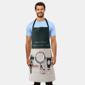 エレガント赤面グレイのメイクアップアーティスト宇宙学者 エプロン (着用した状態)