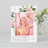 エレガント赤面ピンクフローラバラ金ゴールドフレ実在ーム 箔招待状 (立ち正面)