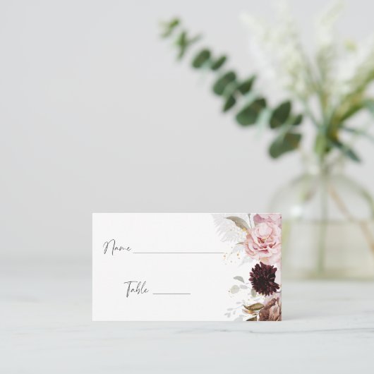 エレガント赤面ピンクフローラブライダルシャワー プレイスカード (スタンド正面)