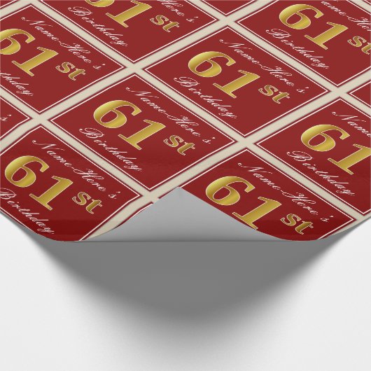 エレガント赤、フェイク金ゴールド61番目の誕生日、名前をカスタムする ラッピングペーパー (角)