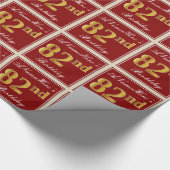 エレガント赤、フェイク金ゴールド82番目の誕生日、名前をカスタムする ラッピングペーパー (角)