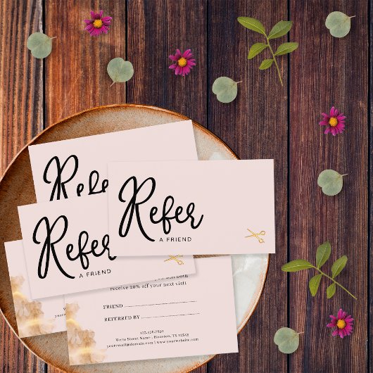 エレガント金ゴールドはさみヘアスタイリストサロン赤面ピンク 紹介カード