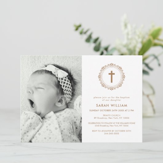 エレガント金ゴールドクラシックフォトクロスリースバプテスマ 招待状 (スタンド正面)