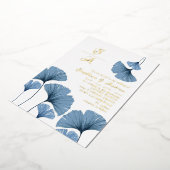 エレガント金ゴールドスクリプトブルーリーフ結婚式招待状 箔招待状 (回転した状態)