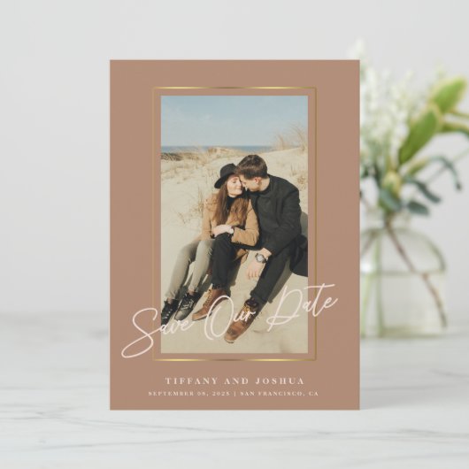 エレガント金ゴールドフレームほこりっぽいバラ写真結婚の セーブザデート (スタンド正面)