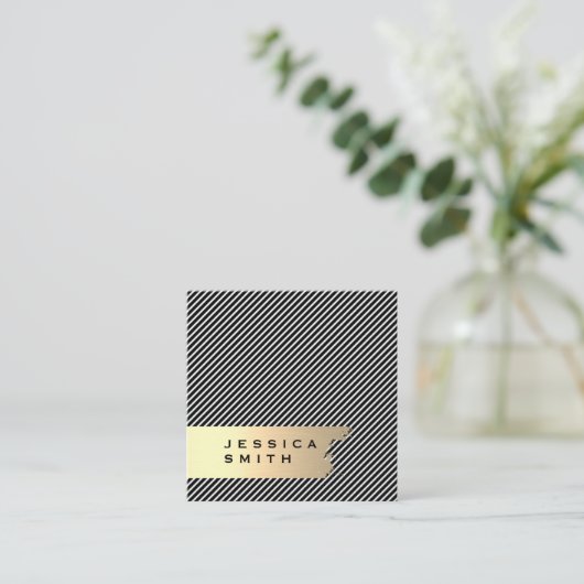 エレガント金ゴールドブストライプラシ仕上げ スクエア名刺 (スタンド正面)