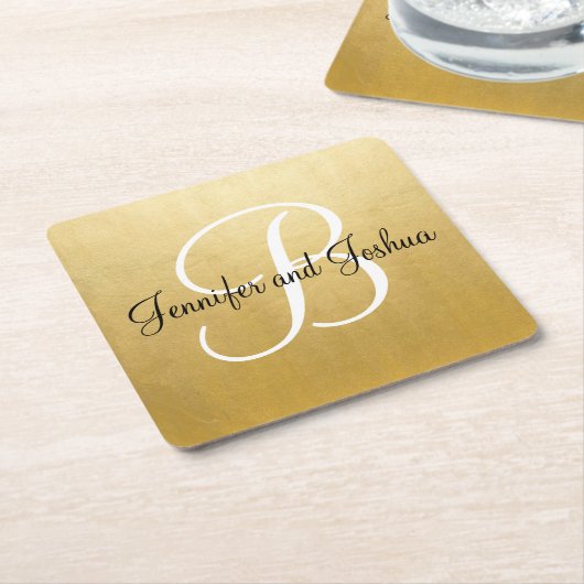 エレガント金ゴールドブ結婚ラックの贈り物 – モノグラム スクエアペーパーコースター (アングル)