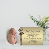 エレガント金ゴールドベビーの初めてのクリスマス シーズンカード (スタンド正面)