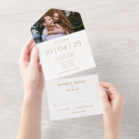 エレガント金ゴールドモノグラ結婚ム写真の日付 オールインワン招待状 (貼ってはがせる)