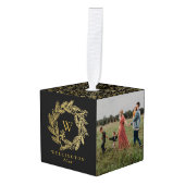 エレガント金ゴールド冬リースモノグラムブラック3写真 キューブオーナメント (正面アングル)