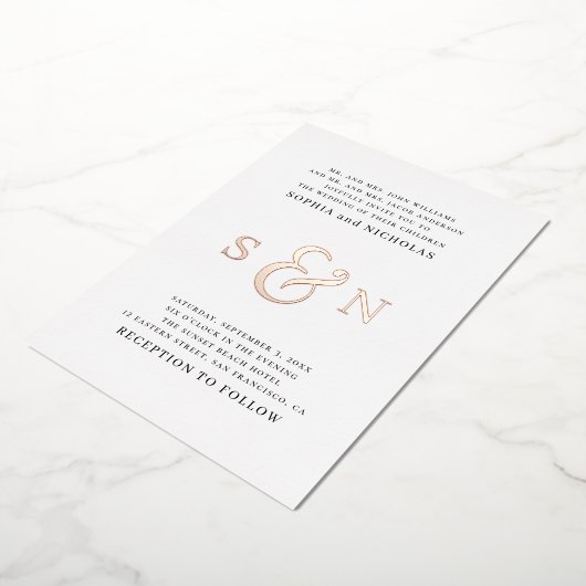 エレガント金ゴールド/白黒タイポグラフィ結婚 箔招待状 (回転した状態)