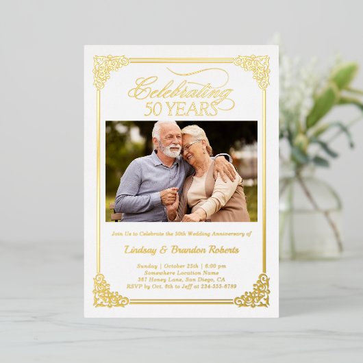 エレガント金50周年記念結婚写真 箔招待状 (立ち正面)