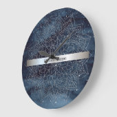 エレガント銀モダンマンダラストライプネイビーブルー ラージ壁時計 (傾斜)