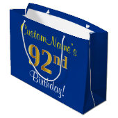 エレガント青、フェイク金ゴールド92番目の誕生日+名前 ラージペーパーバッグ (裏面アングル)