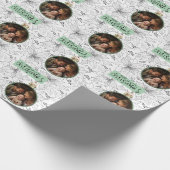 エレガント黒白ポインセチアパーソナライズされた ラッピングペーパー (角)